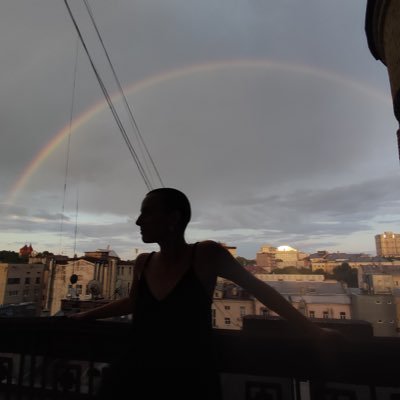 візуальний твіттер • художниця, співзасновниця арт простору @na_prorizniy, чайна п’яничка та кішкоматір • арт тут - @sofiialyt 🤍 #укртві 🇺🇦