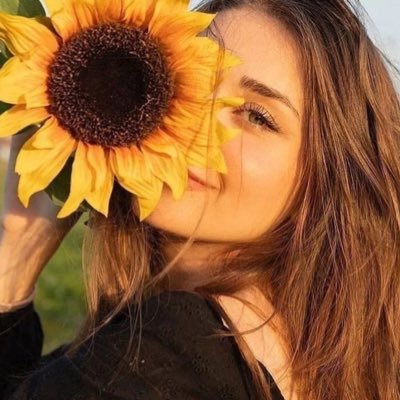 itz_Binnie's profile picture. Queen 👸 of My world 🦋✨