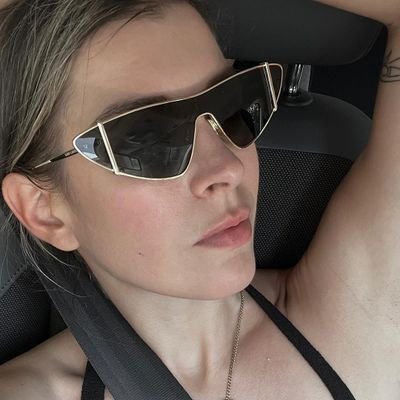 Social media activist. My phone got snatched in a staged car crash cause I was speaking the truth, and they wanted to shut me up! my main @sophiabroo53172