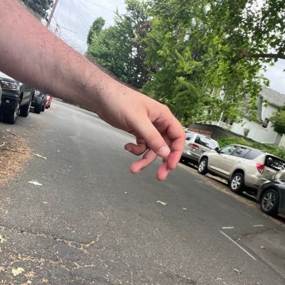 itsgivingjames's profile picture. i don't even know. 27. 🏳️‍🌈♓️