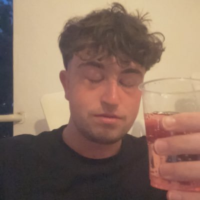 Rossi16_'s profile picture. monthly donator to @dogstrust