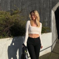 Anne (@anne076_) 's Twitter Profile