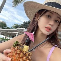 Carol (@thaynaragoulart) 's Twitter Profile