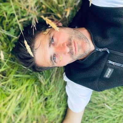 Dad, husband, vet, dentist/oral surgeon, naturalist. Lucky to be living in glorious N. Devon. Sports mad. nature keeps me sane.