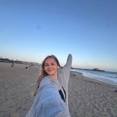 carrieeeberri's profile picture. i’d rather be in the mountains 🌲🏔