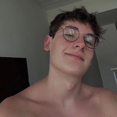 daddy’s baby boy and uncut twink 😮💨🫦 DM to collabs 😈 MD para colaboraciones 🔥