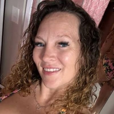 HarperOphe23388's profile picture. Am looking for a serious relationship with a good man 😍