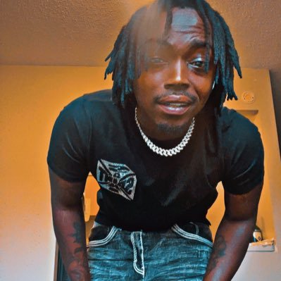 I’m an open book just ask😌😏 Enter DMs at your own risk ⚠️ Insta: tezzy__24 SC: @tezgrizzley
