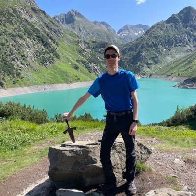 Il__Cassa's profile picture. Ragioniere, Interista ⭐️⭐️, Gigidagostiniano. Cresciuto leggendo Tex, adoro la montagna, la musica e quello che c’è di bello in TV (o dovrei dire streaming?)