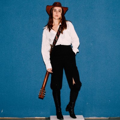 Rae Isla, a traveling bard 🧳 Profile