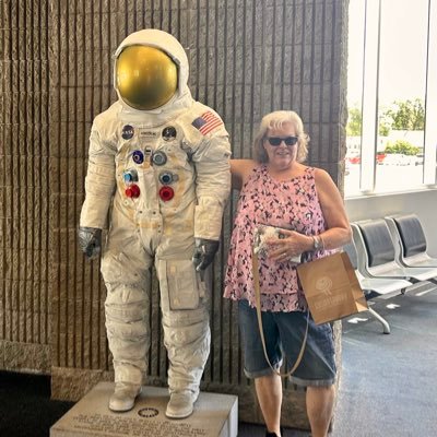 I’m a retired Respiratory Therapist originally from Clarion , Pennsylvania. I like to read, travel and love animal videos 😆. ( AKA MaryDAdams)