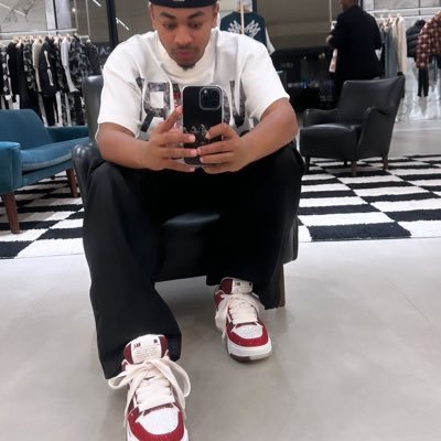 SENTRAVlN's profile picture. middle class worker by trade. child of rich parents by circumstance
