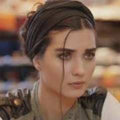 كُلُّ الأماني على الرّزّاقِ هيّنةٌ
فارفَع يديكَ فإنَّ الواهِبَ اللّـه