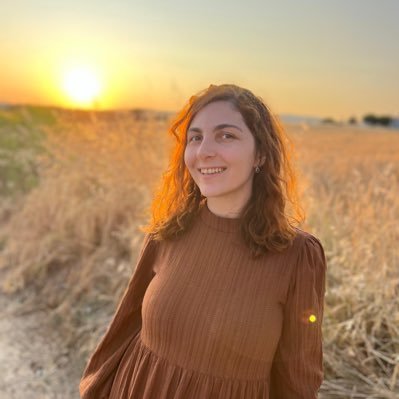 KIRMIZIbotlu's profile picture. Sosyoloji(k) / Herkes kendi yolunu yürür. Kanatlarımı bulmaya Galata'ya gidiyorum. /