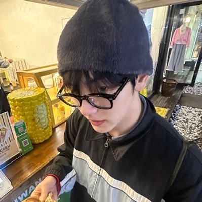 lknrms's profile picture. (soobin's gf). 1910 - não tentem nos entender, vocês não são loucos o suficiente. — non c'è niente — 9¾ • DUH!