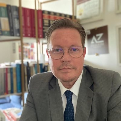 ALEZEIGEL's profile picture. Advogado em Curitiba. Soluções jurídicas rápidas e eficazes em Penal, Consumidor e Constitucional. Atendimento em português e inglês.