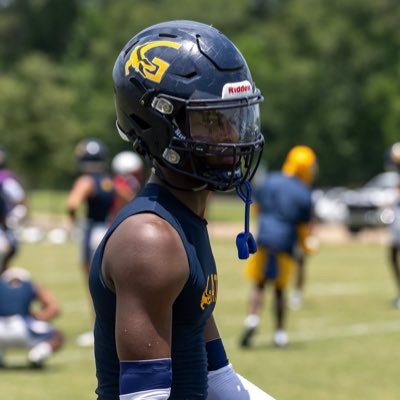 Pos: CB| Weight:185 | Height: 6’1 | C’O: 2028 | GPA: 3.4 | 40yd: 4:54 | kyshuncarter6@gmail.com