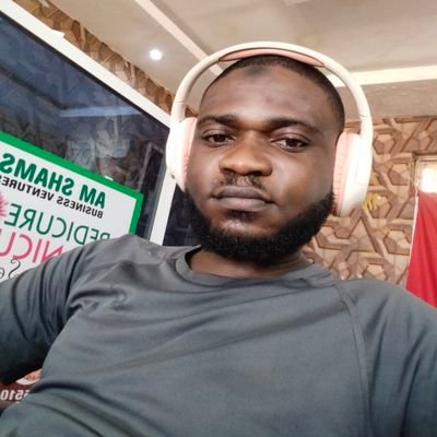 wawawaa4770's profile picture. Putting confidence on an unreliable person is like trying to walk on a broken leg 🦵🦵