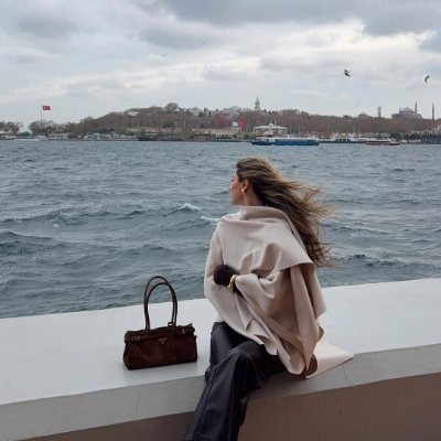 maria998876's profile picture. Guided by faith, following the light 🛤️✨