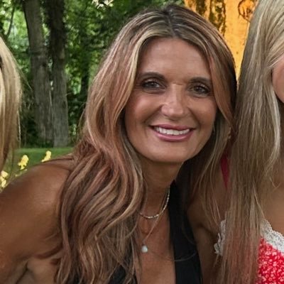Happily married mother of 4 girls/junior high teacher/proud alumni of Holy Spirit/Warren Central/Ball State/Butler University.Go Colts! Go Pacers!