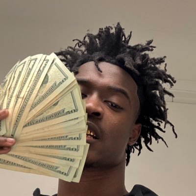 almostdeaddd's profile picture. 