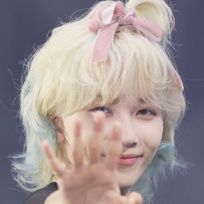 SEVENTEEN💎親子caratの親の方です🙋🏻‍♀️ 元々楽曲が好きで聞いていたのですが『BE THE SAN-JAPAN』 娘の付き添いで参戦後ジワジワと沼りました🤭無言フォローいいね❤️お許し下さい🙏🏻