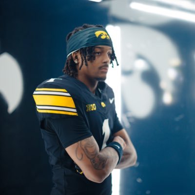 KJ_Parker14's profile picture. Wr @Hawkeyefootball/ Route runner Nehemiah 8:10