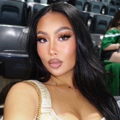 💹 Crypto Analyst | 👠 Fashion Addict 📊 Breaking charts by day, breaking necks by night 🧠 Web3 believer | 🎯 Smart money 🎙️ Insights. Alpha. DMs =Biz Only