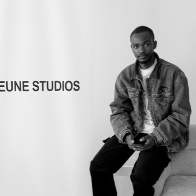 Potrait and Fashion photographer based in Edmonton,Alberta,Canada.
