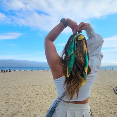 tintchoco's profile picture. purple blooded 💜