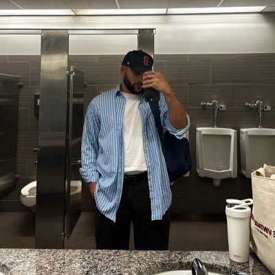 aespinal21's profile picture. Accountant & Twitch Affiliate #CofC #LoveYourz #HeatNation #CFC