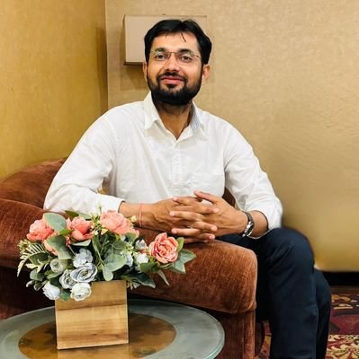 नए जमाने का पुराने ख्यालातों वाला लड़का।
◆Civil Engineer By Profession
◆Politcal Observer & Analyst By Passion ◆Factual & Logical ◆ Chess Player