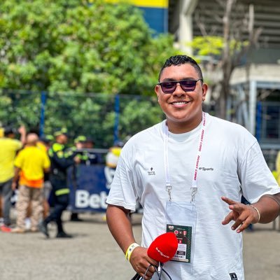 25. | Periodista en @ToqueSports | También hablo de fútbol en TikTok (+30k). | Opiniones personales.