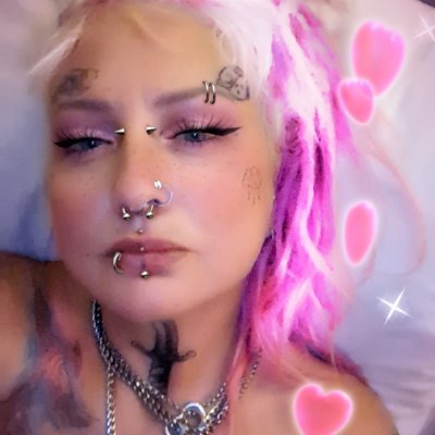 🗝️ Dominatrix.
🎨 Content creator.
💷 50 tribute.
🇬🇧 Tattooed. Alot older than you think.