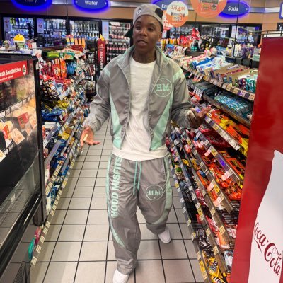 GorillaLandGang ✈️💸🦍🧱🎙🗣 We Stand On That Business.. Rest In Peace To My Niggaz Free The Guys 🤲🏼🤲🏼🎙 I Just Want That Rap Money.. ✈️✈️ GLG #LOME