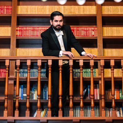 Estudiante de Derecho. Χριστός ανέστη εκ νεκρών. Gott mitt Uns!🇻🇦