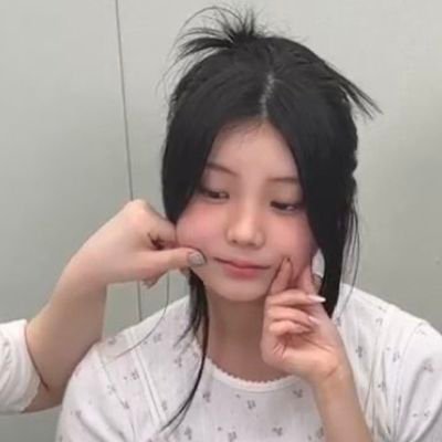 hiyyihyeopta's profile picture. #umji #hueningbahiyyih #boeun #wonhee 
(｡♡‿♡｡) .