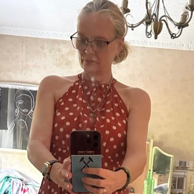 LLB Law (Hons), MSc International Criminal Justice & Intelligence, CertHe Criminal Psychology. Mum of 4, Nanny to E & P, AuDHD, ✝️✡️, 🇮🇱, WHUFC ⚒️