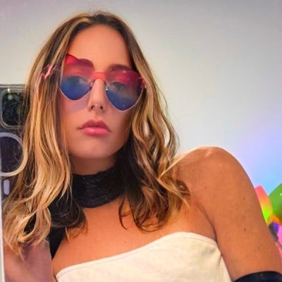 Looking For Love and To Film With Hot Girlz 💋