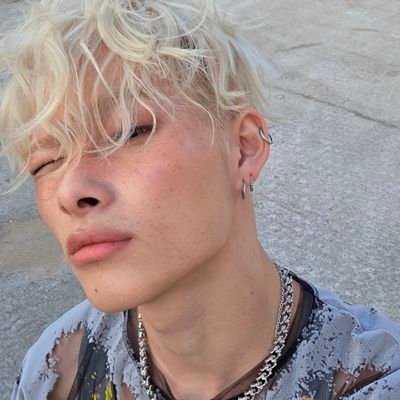 STxBORN's profile picture. 