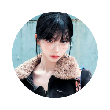 𝐊𝐚𝐫𝐢𝐧𝐚 ; The countess with dignity and elegance. She holds a soul so fascinating you can easily get lost in her eyes. ⤿⭑