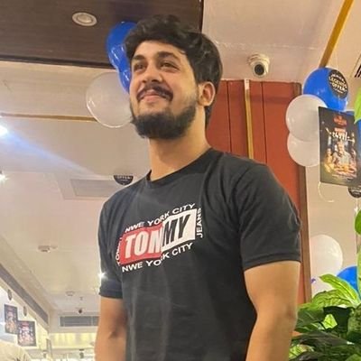 junaidbhat313's profile picture. 