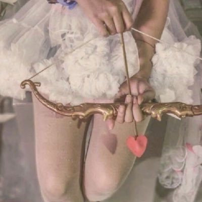 🤍 welcome to my lovely little #booktwt. full of wonder and whimsy and magic. 