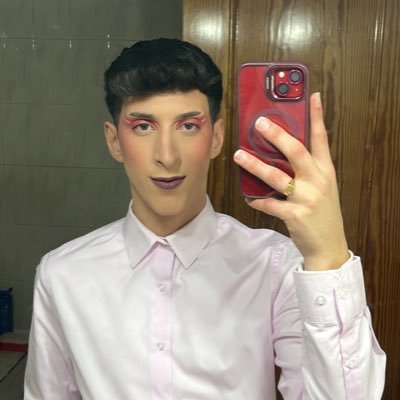 Adriliyo10's profile picture. Almería, España📍🏝 #Biología, UGR🔬🧪🧫 Agoney💜