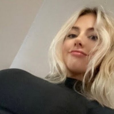 I am a charming and sophisticated woman who appreciates the finer things in life. I have a vigorous curiosity for the world and a genuine passion for exploring