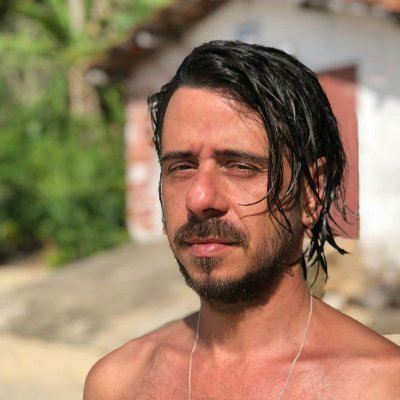 mais um vez uma conta nova nessa bagaça...
Veg, antifa, Flamenguista, artista plástico, ator e Umbandista...
#palestinalivredorioaomar