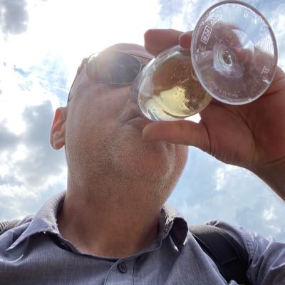 Former Basketball Player/Coach. Now sports and political enthusiast! 🇬🇧🇺🇸🇪🇸🇮🇱 . yal’ll! #FINSUP #COYS ⚽️🏀🏈