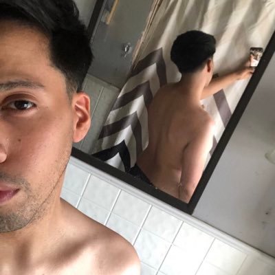 I follow back 😉if I follow you I think you are attractive 🤭 seeing what’s out there just showing what I got 🥴28 gaymer 559 tips are always welcomed lol