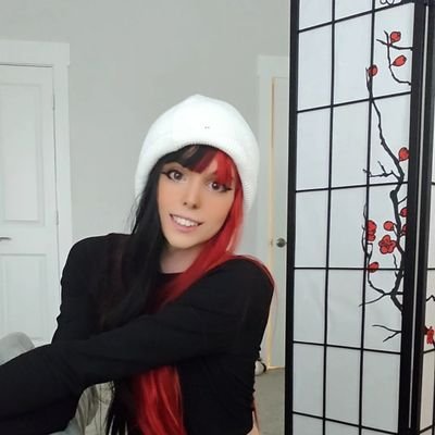 Averyellisx's profile picture. 