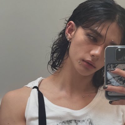 Kpop, BLs, and pasta is all I need. DNI under 18. 27. Fan account.